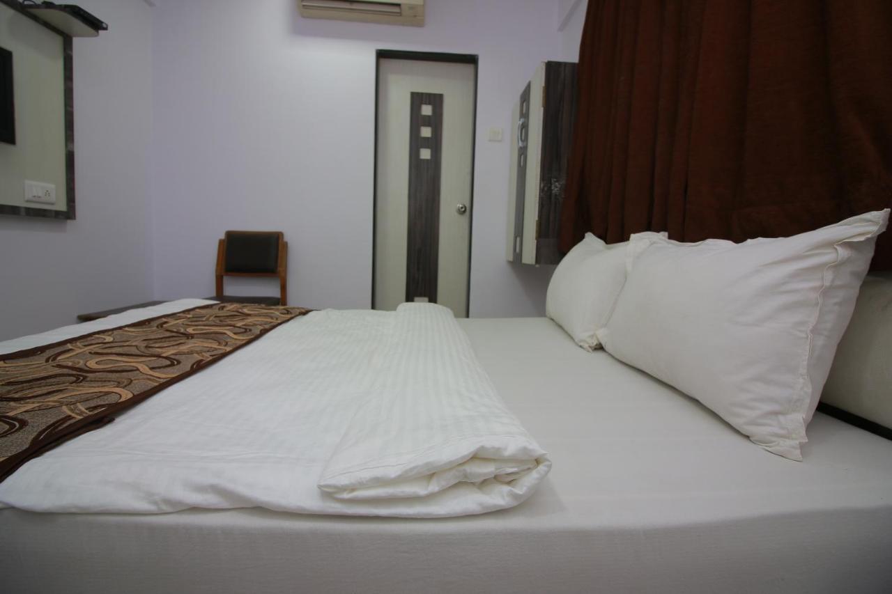 Hotel Apex Нави Мумбаи Экстерьер фото