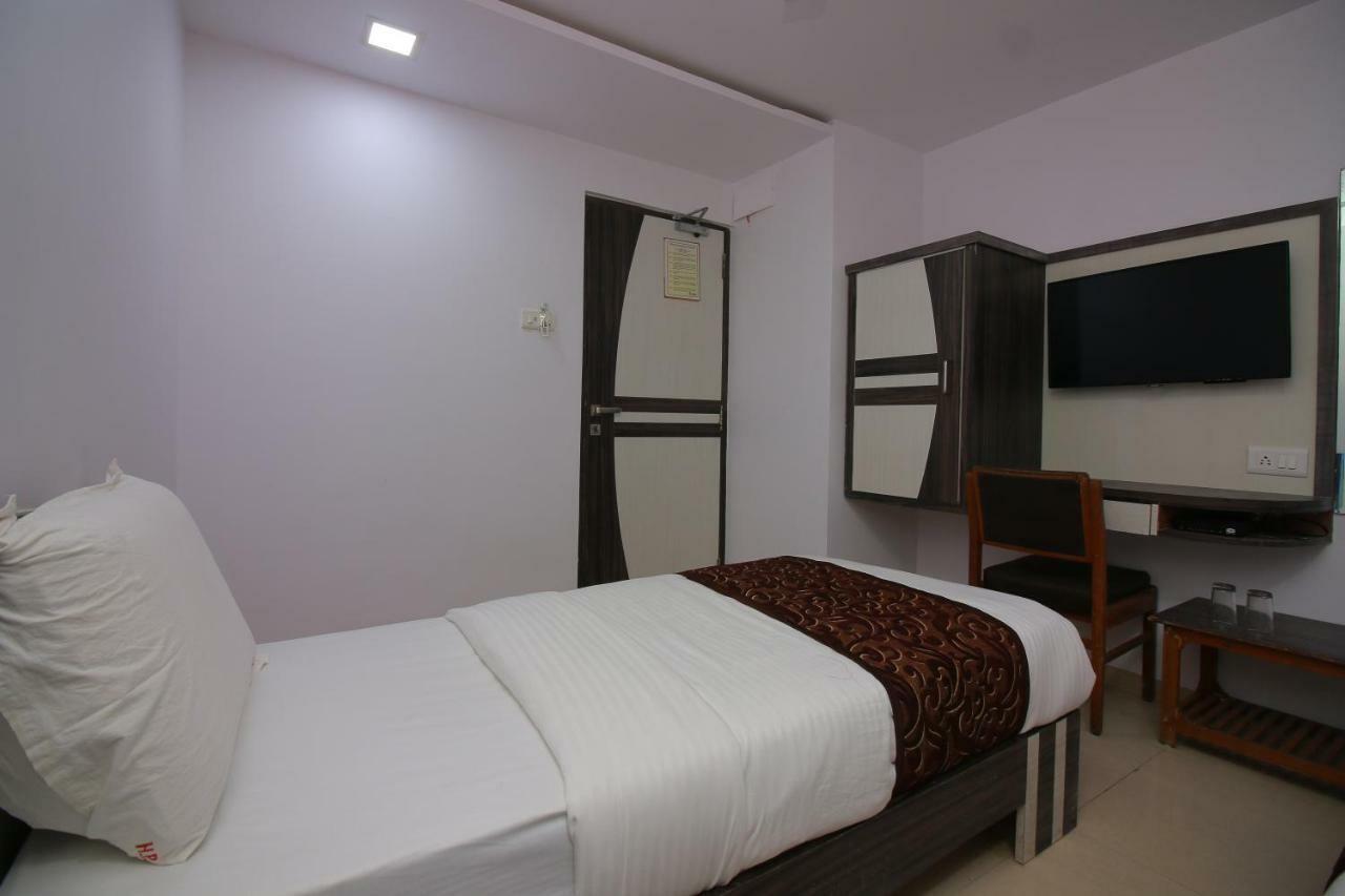 Hotel Apex Нави Мумбаи Экстерьер фото