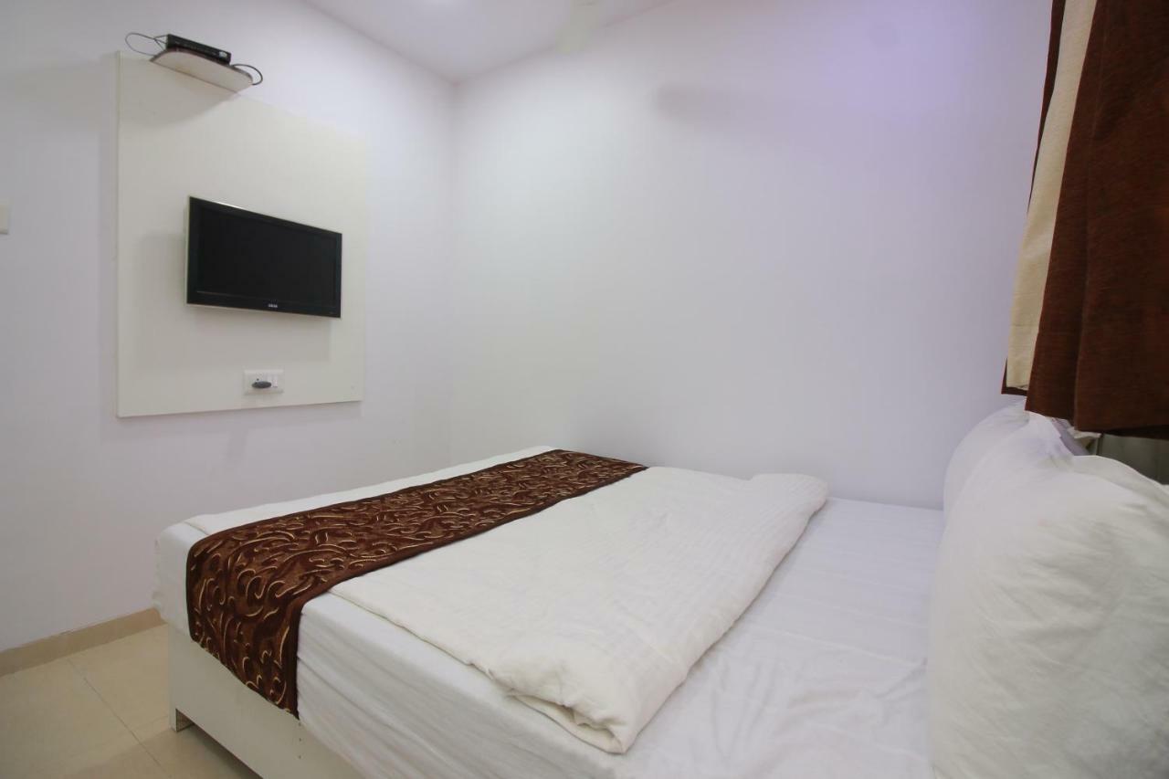 Hotel Apex Нави Мумбаи Экстерьер фото