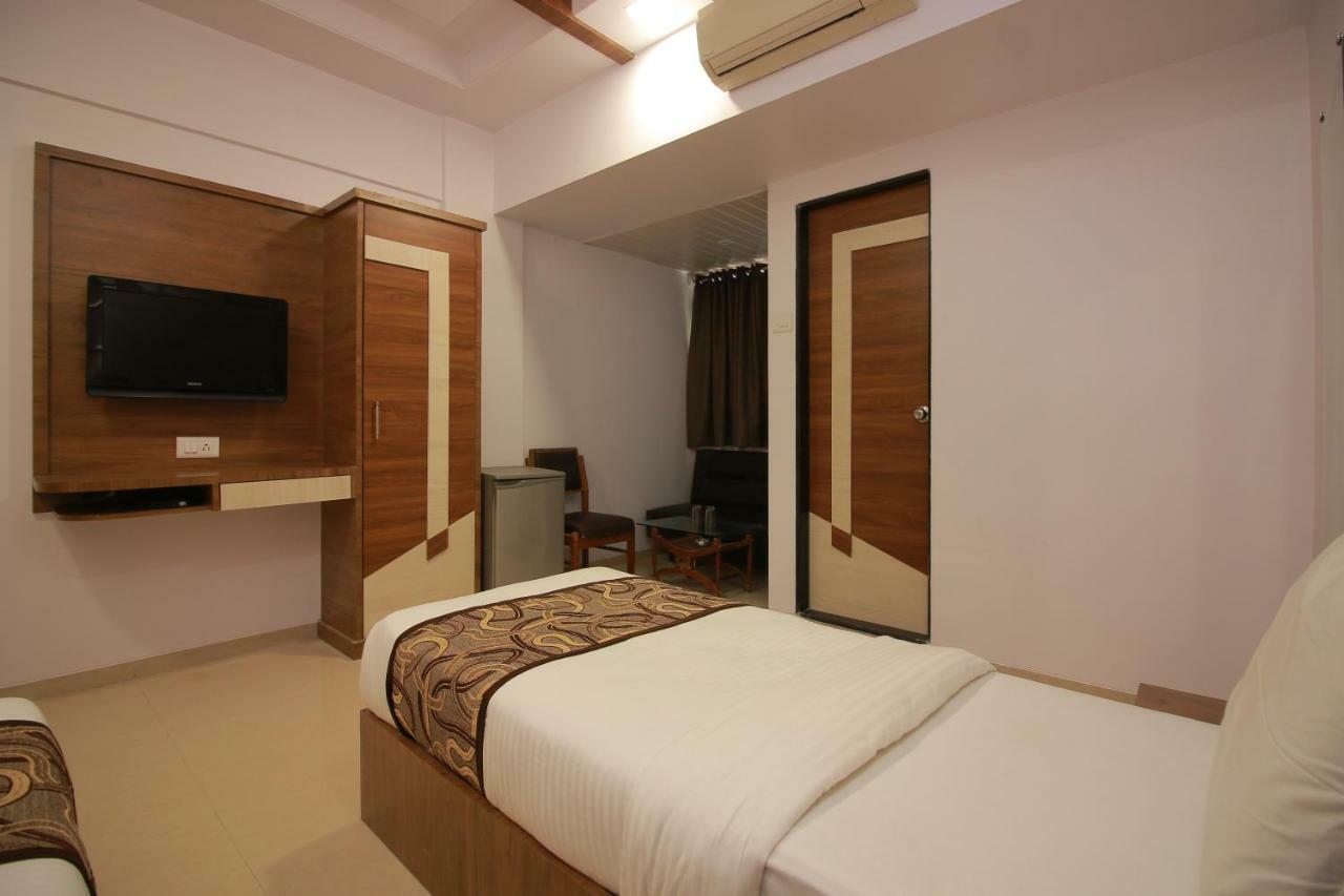 Hotel Apex Нави Мумбаи Экстерьер фото