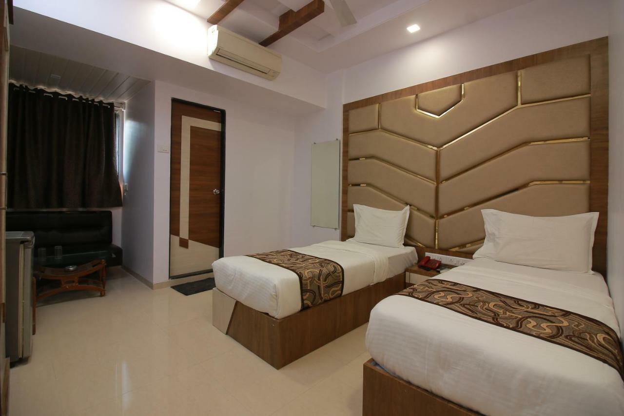 Hotel Apex Нави Мумбаи Экстерьер фото