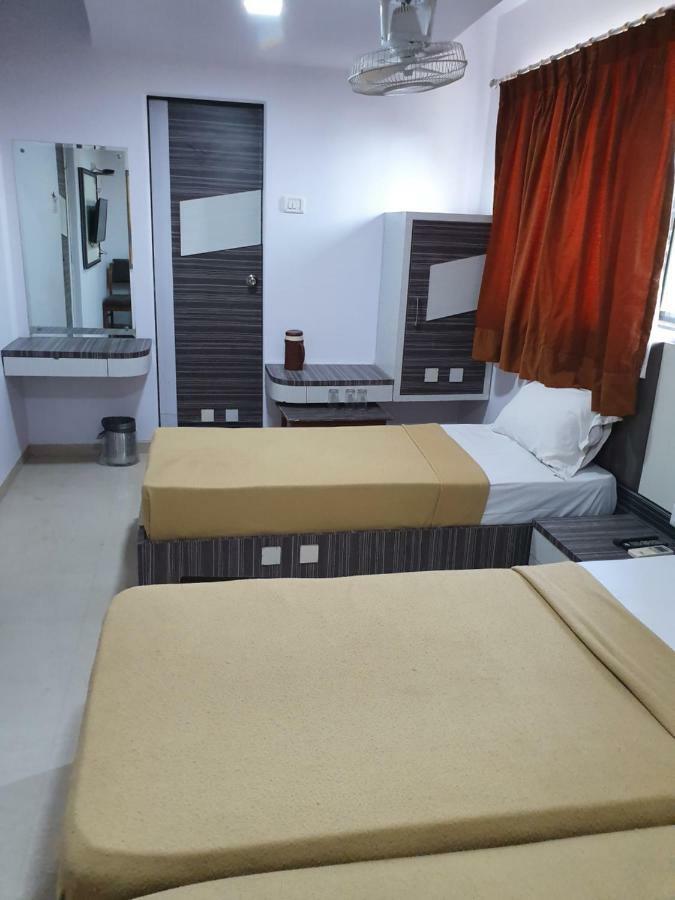 Hotel Apex Нави Мумбаи Экстерьер фото