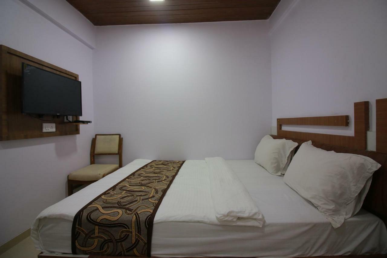 Hotel Apex Нави Мумбаи Экстерьер фото