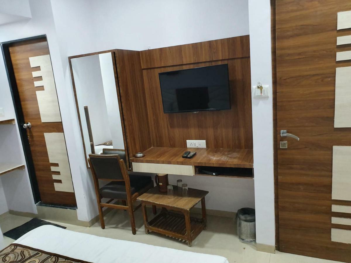 Hotel Apex Нави Мумбаи Экстерьер фото