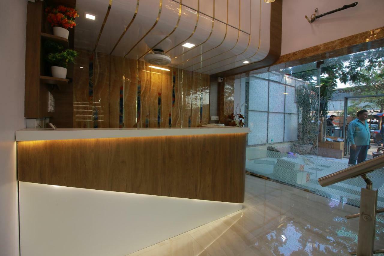 Hotel Apex Нави Мумбаи Экстерьер фото
