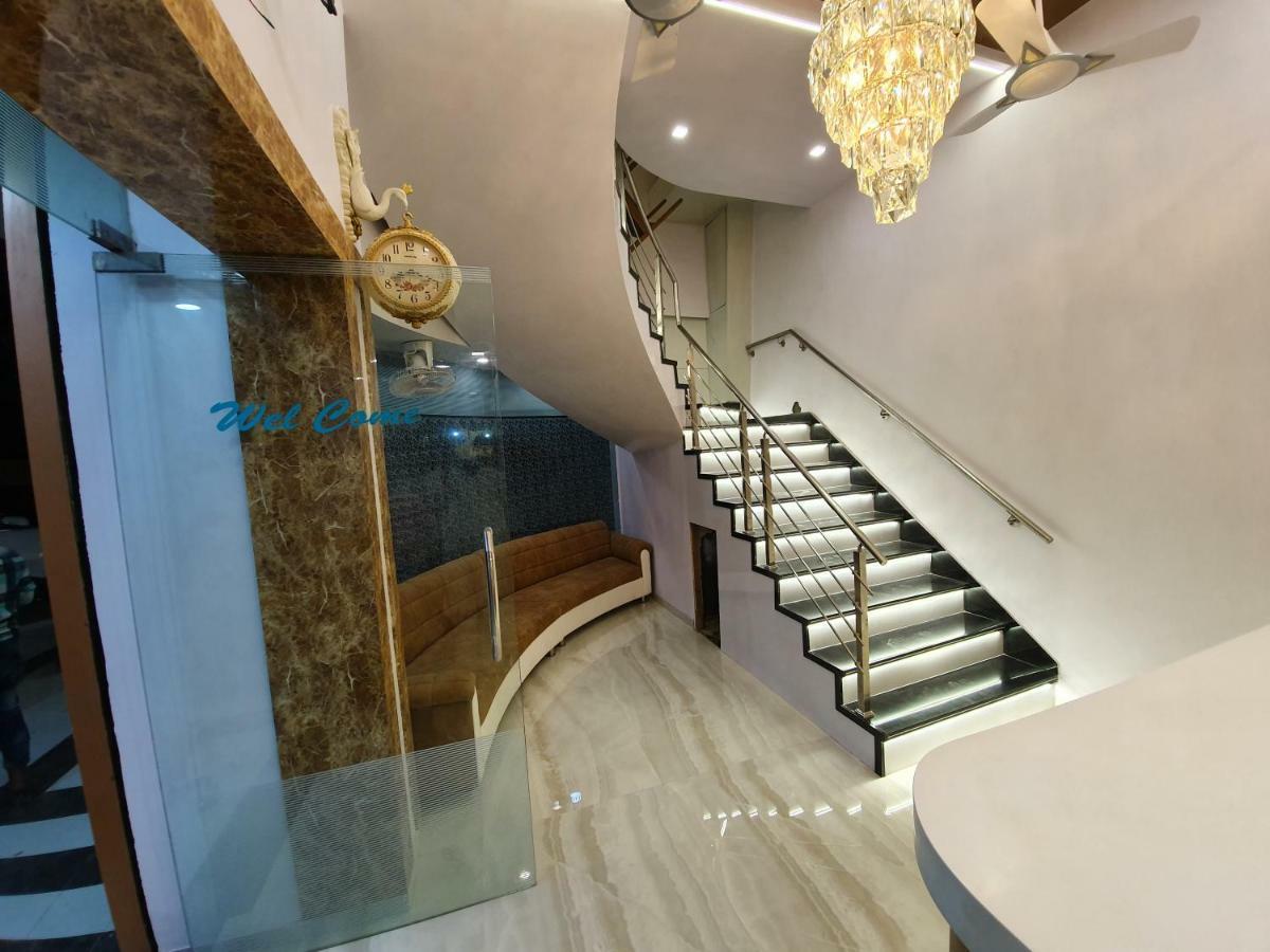 Hotel Apex Нави Мумбаи Экстерьер фото